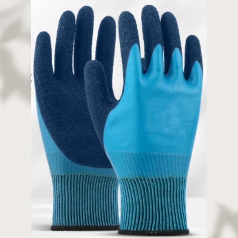 Insulating gloves