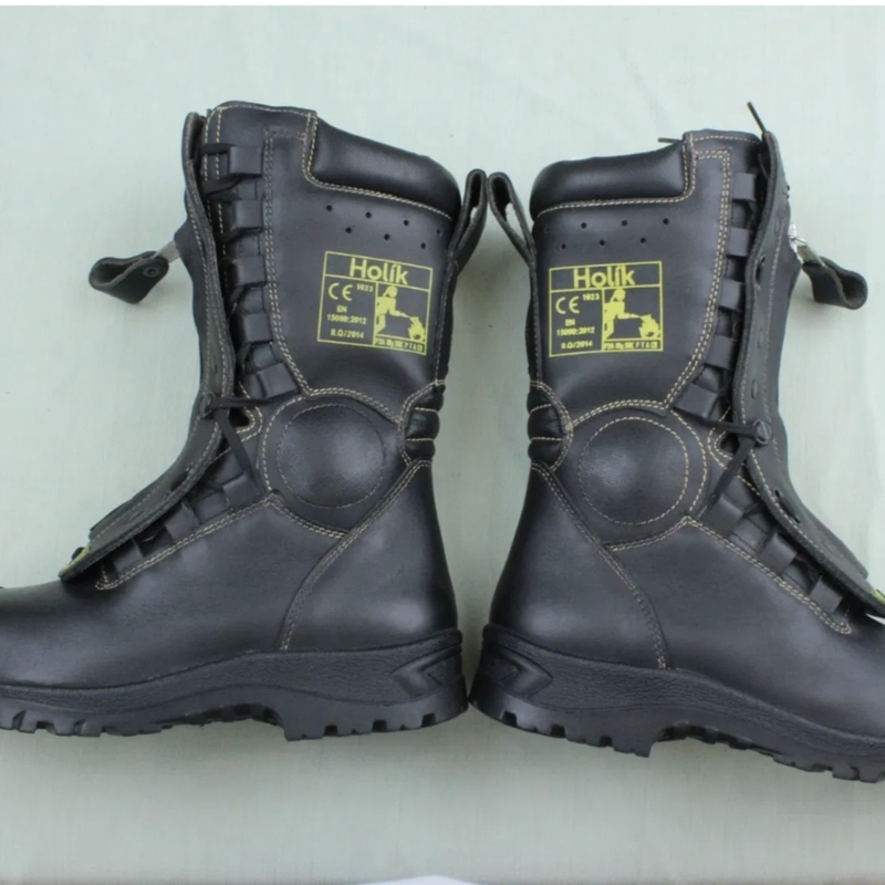 Safety boots